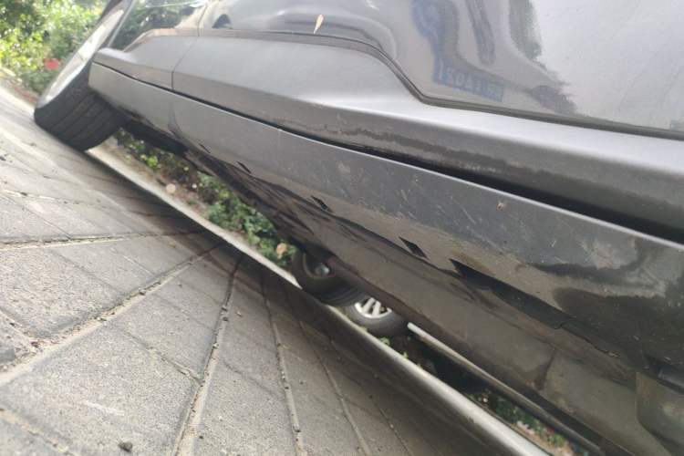 Used Chevrolet Orlando 2019 530T Automatic Luxury Edition (5+2 Seater) – China VI Standard Chassis Front Right