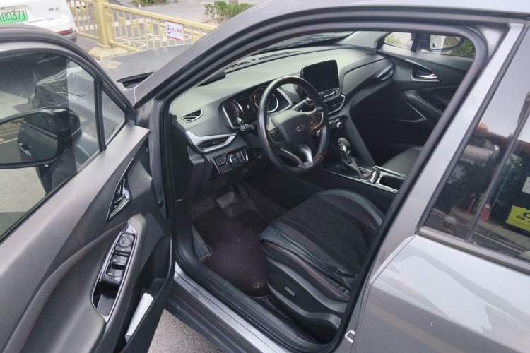 Used Chevrolet Orlando 2019 Redline 530T Automatic Enjoyment Version (5+2 Seating) China VI Driver Seat