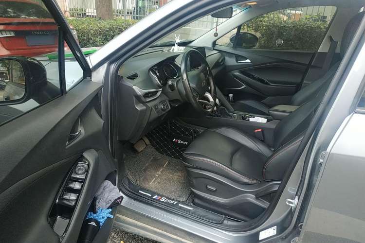 Used Chevrolet Orlando 2019 Redline 530T Automatic Enjoyment Version (5+2 Seating) China VI Driver Seat