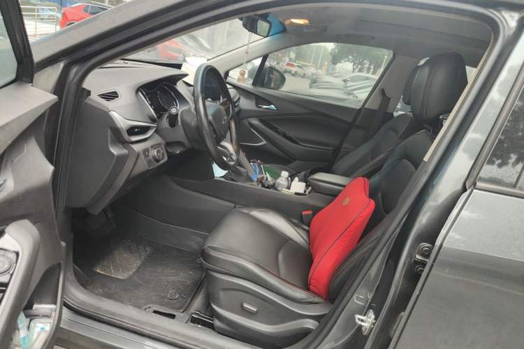 Used Chevrolet Orlando 2019 Redline 530T Automatic Enjoyment Version (5+2 Seating) China VI Driver Seat