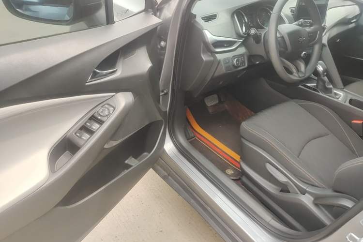 Used Chevrolet Orlando 2019 530T Automatic Luxury Edition (5+2 Seater) – China VI Standard Driver Seat