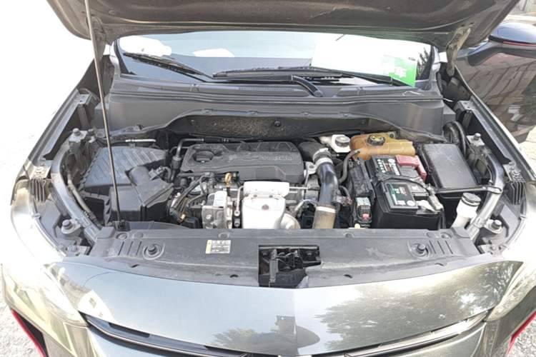 Used Chevrolet Orlando 2019 Redline 530T Automatic Enjoyment Version (5+2 Seating) China VI Engine Bay
