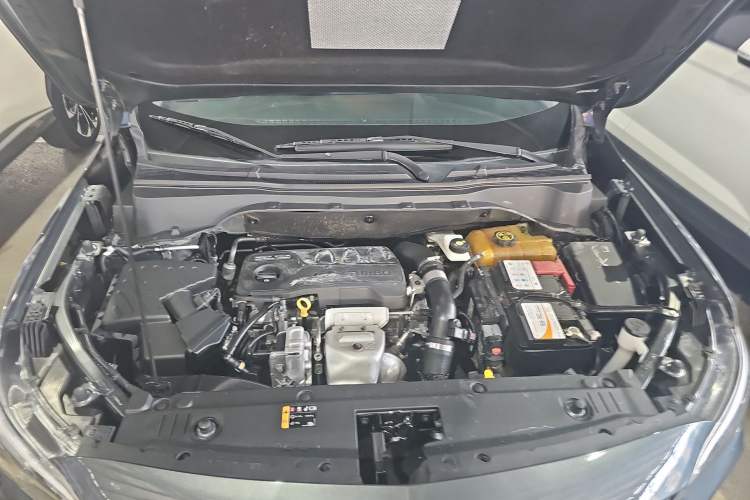 Used Chevrolet Orlando 2019 530T Automatic Luxury Edition (5+2 Seater) – China VI Standard Engine Bay