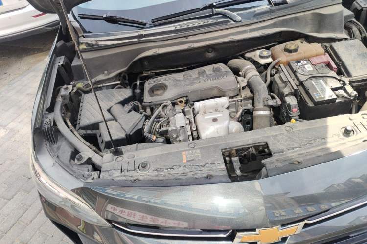 Used Chevrolet Orlando 2019 530T Automatic Luxury Edition (5+2 Seater) – China VI Standard Engine Bay Right