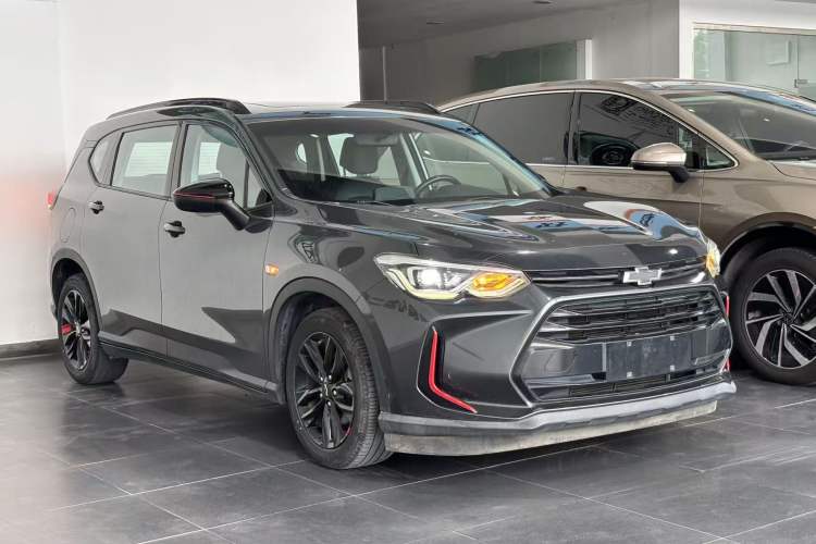 Used Chevrolet Orlando 2019 Redline 530T Automatic Enjoyment Version (5+2 Seating) China VI Front Right 45 Deg