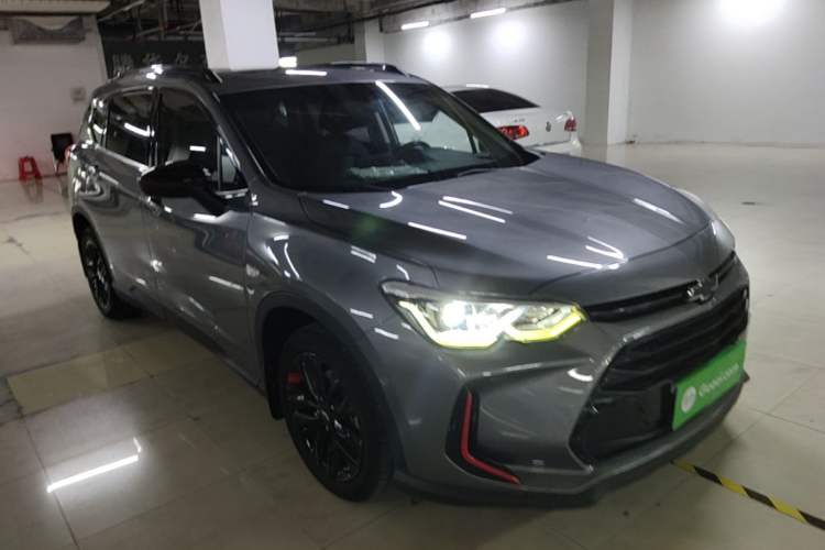 Used Chevrolet Orlando 2019 Redline 530T Automatic Enjoyment Version (5+2 Seating) China VI Front Right 45 Deg