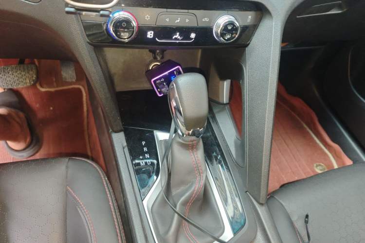 Used Chevrolet Orlando 2019 Redline 530T Automatic Enjoyment Version (5+2 Seating) China VI Gear Lever