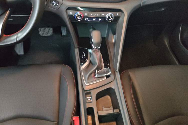 Used Chevrolet Orlando 2019 Redline 530T Automatic Enjoyment Version (5+2 Seating) China VI Gear Lever