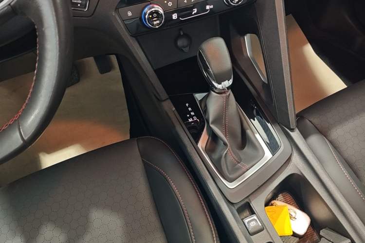 Used Chevrolet Orlando 2019 Redline 530T Automatic Enjoyment Version (5+2 Seating) China VI Gear Lever