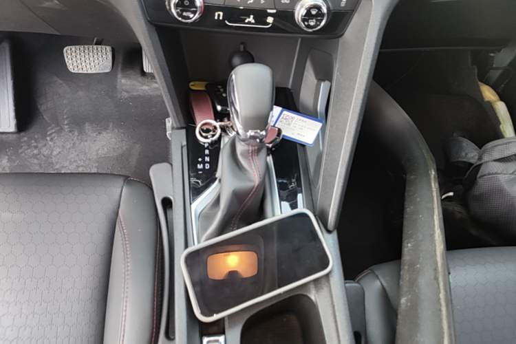 Used Chevrolet Orlando 2019 Redline 530T Automatic Enjoyment Version (5+2 Seating) China VI Gear Lever