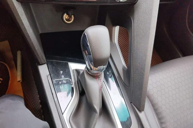 Used Chevrolet Orlando 2019 Redline 530T Automatic Enjoyment Version (5+2 Seating) China VI Gear Lever