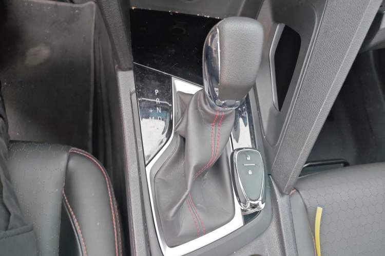 Used Chevrolet Orlando 2019 Redline 530T Automatic Enjoyment Version (5+2 Seating) China VI Gear Lever