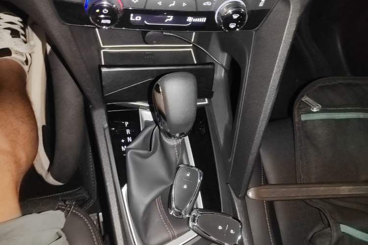 Used Chevrolet Orlando 2019 Redline 530T Automatic Enjoyment Version (5+2 Seating) China VI Gear Lever