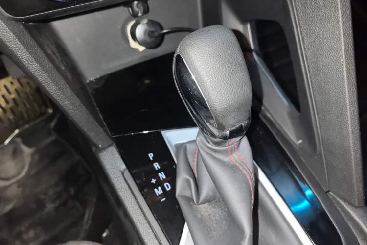 Used Chevrolet Orlando 2019 Redline 530T Automatic Enjoyment Version (5+2 Seating) China VI Gear Lever