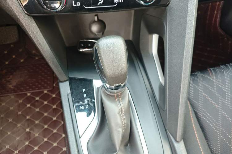 Used Chevrolet Orlando 2019 530T Automatic Luxury Edition (5-seat model) China VI Gear Lever