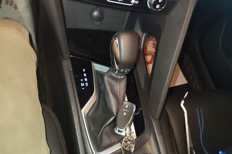 Used Chevrolet Orlando 2019 Redline 530T Automatic Enjoyment Version (5+2 Seating) China VI Gear Lever