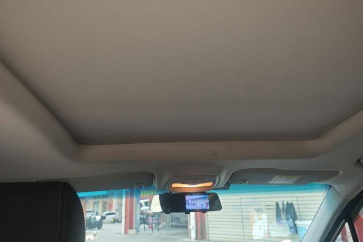 Used Chevrolet Orlando 2019 Redline 530T Automatic Enjoyment Version (5+2 Seating) China VI Headliner