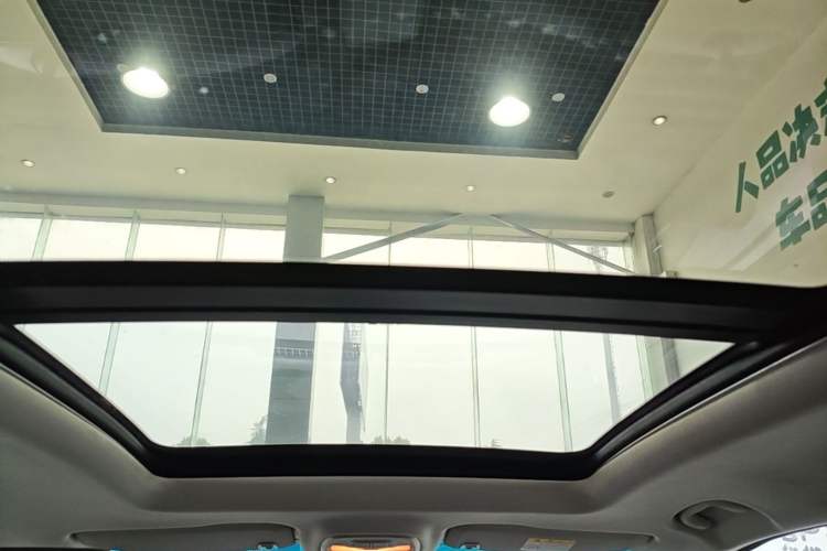Used Chevrolet Orlando 2019 Redline 530T Automatic Enjoyment Version (5+2 Seating) China VI Headliner