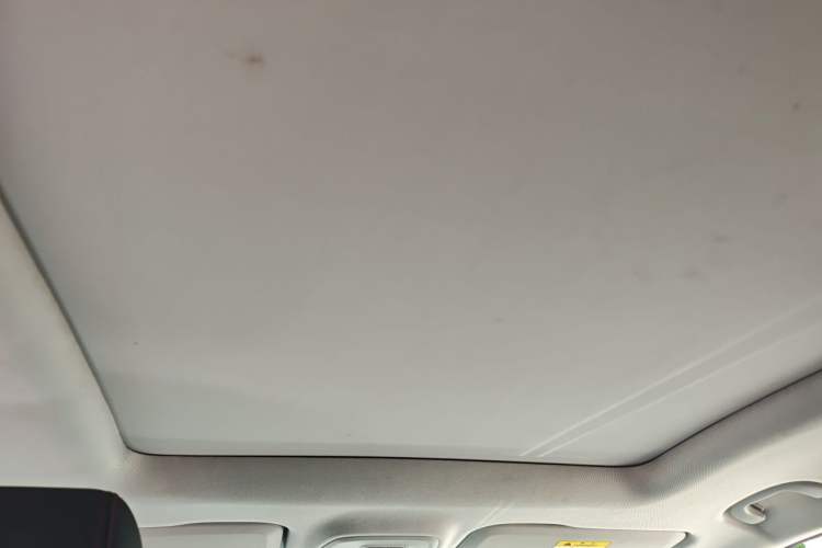 Used Chevrolet Orlando 2019 Redline 530T Automatic Enjoyment Version (5+2 Seating) China VI Headliner