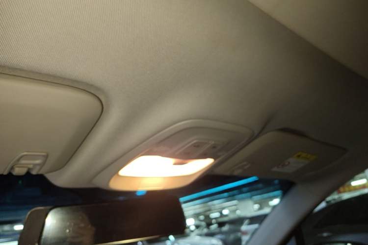Used Chevrolet Orlando 2019 Redline 530T Automatic Enjoyment Version (5+2 Seating) China VI Headliner