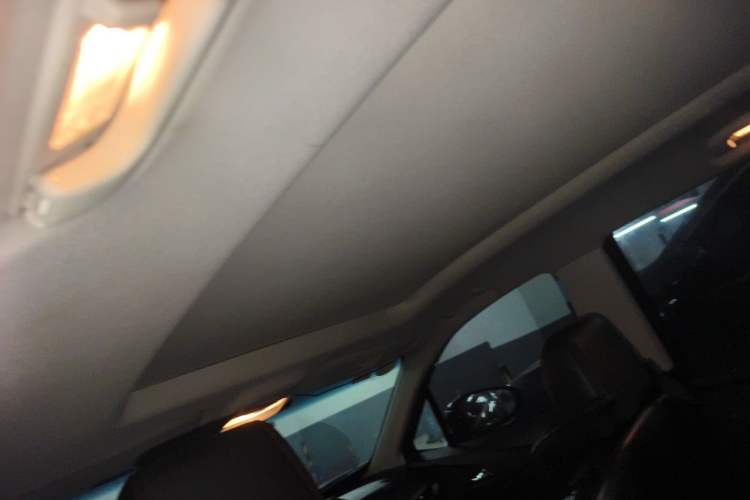 Used Chevrolet Orlando 2019 Redline 530T Automatic Enjoyment Version (5+2 Seating) China VI Headliner