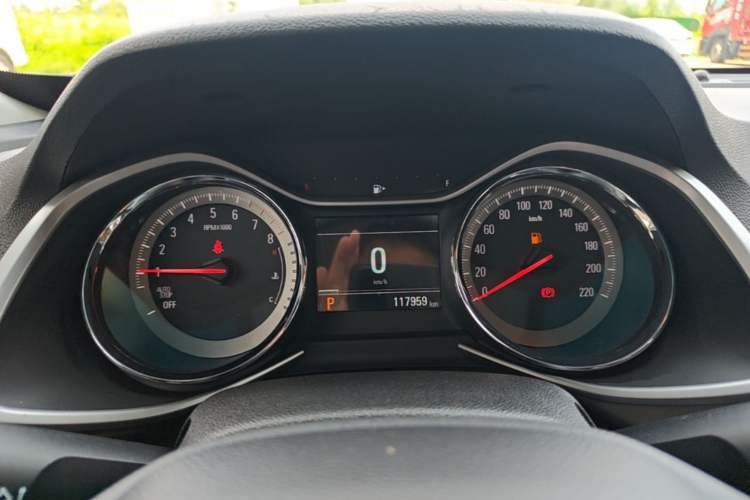 Used Chevrolet Orlando 2019 530T Automatic Luxury Edition (5+2 Seater) – China VI Standard Instrument Cluster