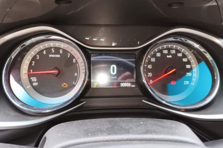 Used Chevrolet Orlando 2019 530T Automatic Luxury Edition (5+2 Seater) – China VI Standard Instrument Cluster
