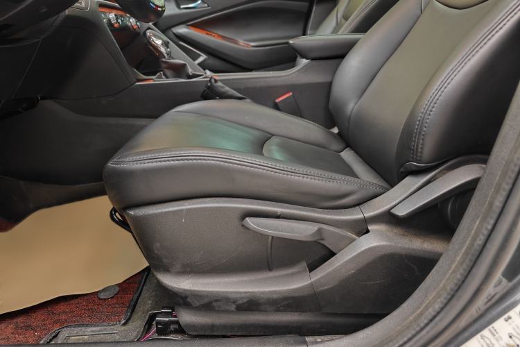 Used Chevrolet Orlando 2019 530T Automatic Luxury Edition (5+2 Seater) – China VI Standard Interior 9