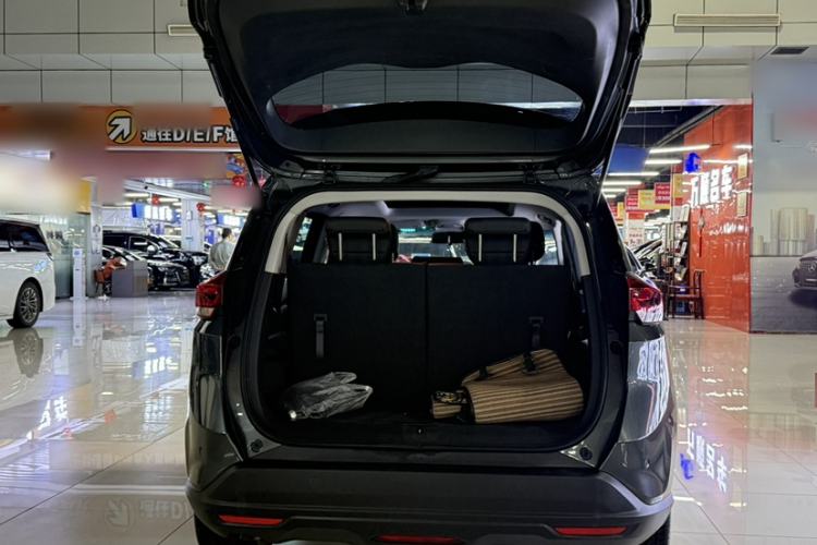 Used Chevrolet Orlando 2019 Redline 530T Automatic Enjoyment Version (5+2 Seating) China VI Interior 9