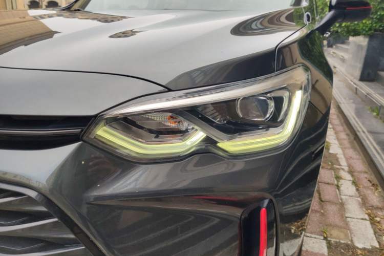 Used Chevrolet Orlando 2019 Redline 530T Automatic Enjoyment Version (5+2 Seating) China VI Left Front Headlight