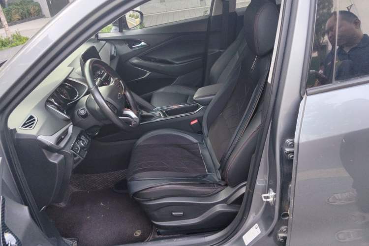 Used Chevrolet Orlando 2019 Redline 530T Automatic Enjoyment Version (5+2 Seating) China VI Left Front Seat