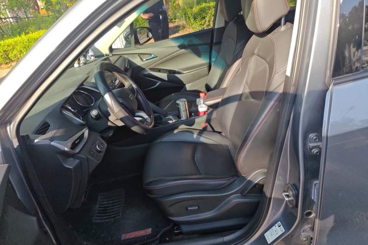 Used Chevrolet Orlando 2019 Redline 530T Automatic Enjoyment Version (5+2 Seating) China VI Left Front Seat