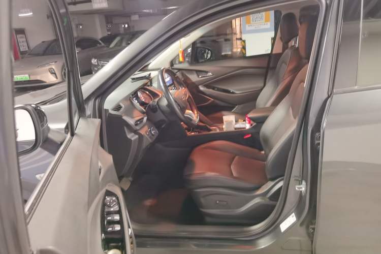 Used Chevrolet Orlando 2019 Redline 530T Automatic Zhaoxiang Edition (5+2 Seating) China VI Left Front Seat