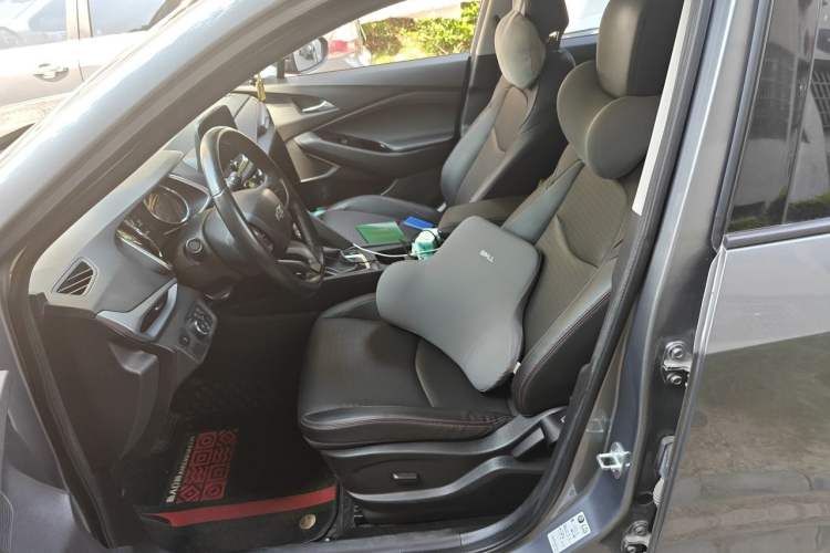 Used Chevrolet Orlando 2019 Redline 530T Automatic Enjoyment Version (5+2 Seating) China VI Left Front Seat