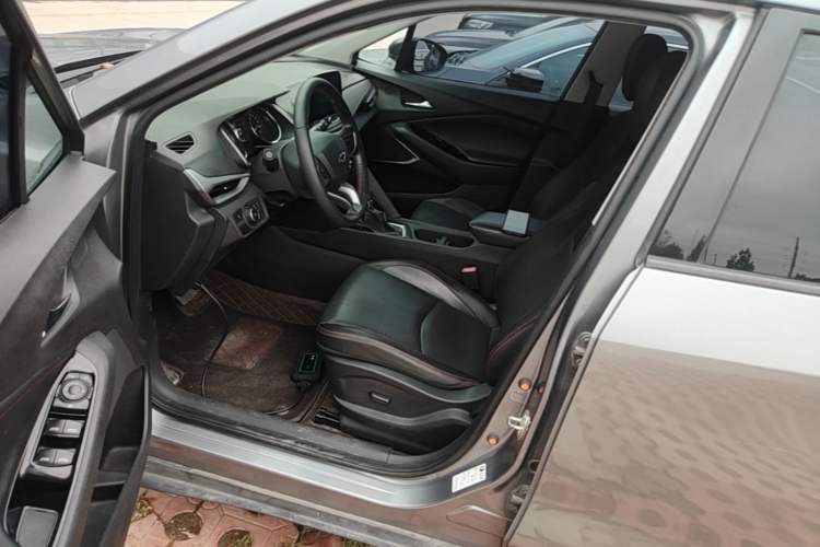 Used Chevrolet Orlando 2019 Redline 530T Automatic Enjoyment Version (5+2 Seating) China VI Left Front Seat