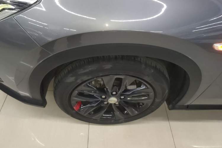 Used Chevrolet Orlando 2019 Redline 530T Automatic Enjoyment Version (5+2 Seating) China VI Left Front Wheel Hub