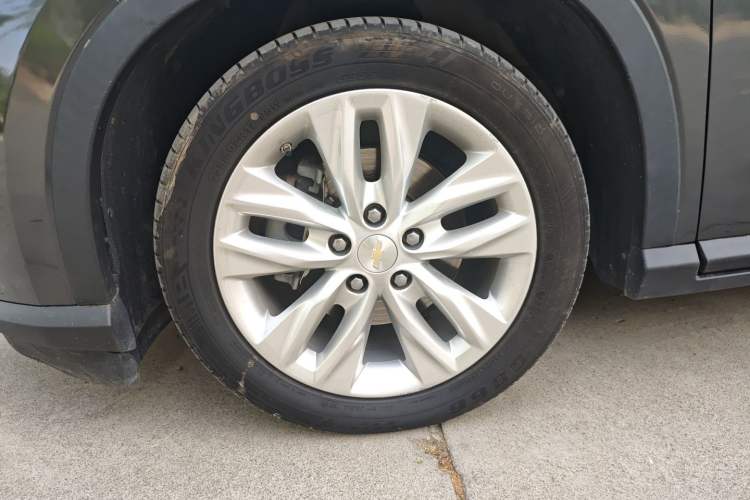 Used Chevrolet Orlando 2019 530T Automatic Luxury Edition (5-seat model) China VI Left Front Wheel Hub