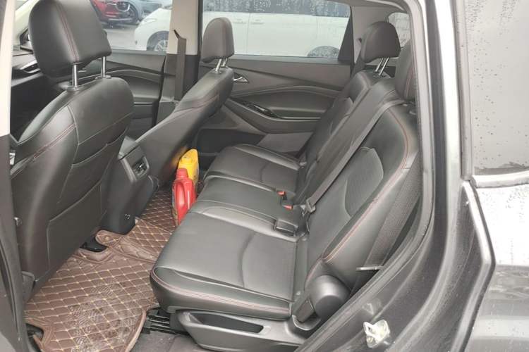 Used Chevrolet Orlando 2019 Redline 530T Automatic Enjoyment Version (5+2 Seating) China VI Left Rear Seat