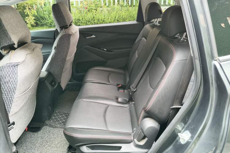Used Chevrolet Orlando 2019 Redline 530T Automatic Enjoyment Version (5+2 Seating) China VI Left Rear Seat