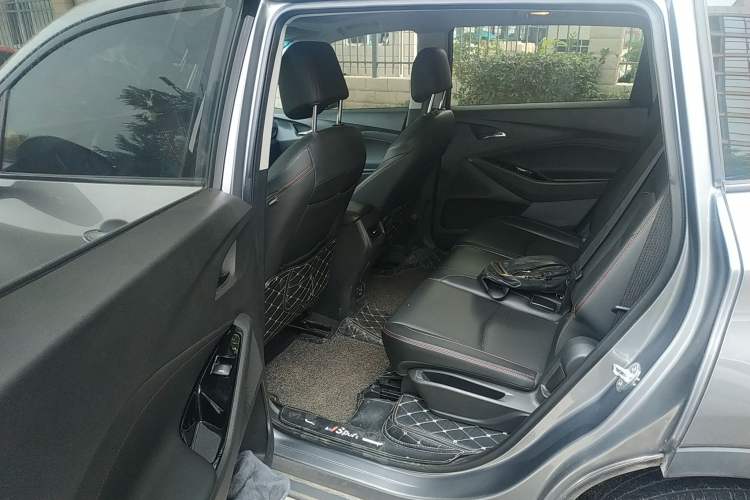 Used Chevrolet Orlando 2019 Redline 530T Automatic Enjoyment Version (5+2 Seating) China VI Left Rear Seat