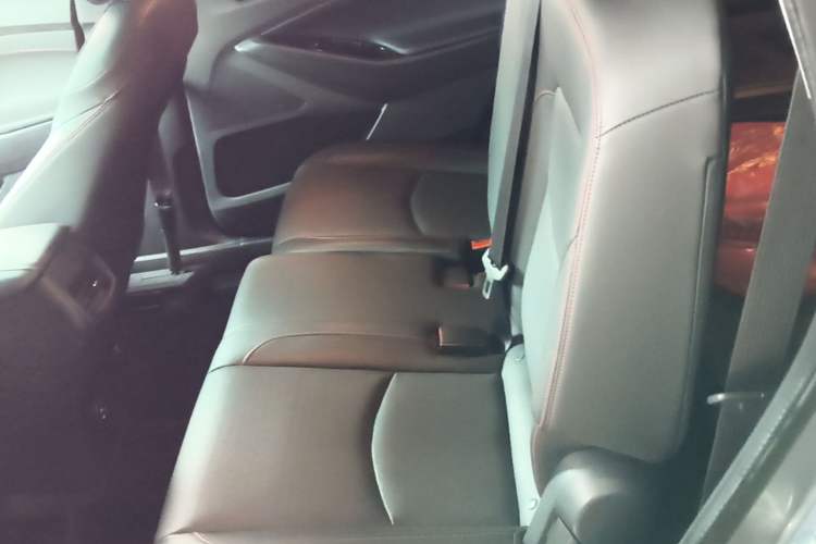 Used Chevrolet Orlando 2019 Redline 530T Automatic Enjoyment Version (5+2 Seating) China VI Left Rear Seat