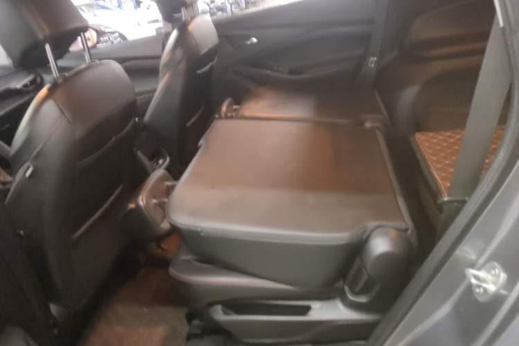 Used Chevrolet Orlando 2019 Redline 530T Automatic Enjoyment Version (5+2 Seating) China VI Left Rear Seat