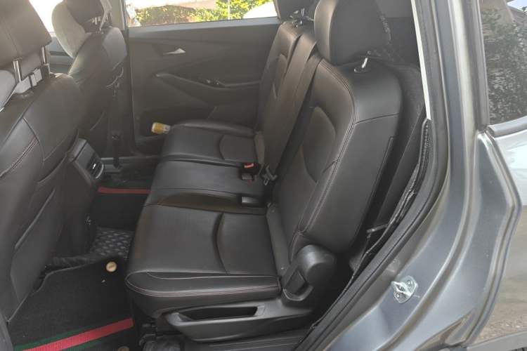 Used Chevrolet Orlando 2019 Redline 530T Automatic Enjoyment Version (5+2 Seating) China VI Left Rear Seat