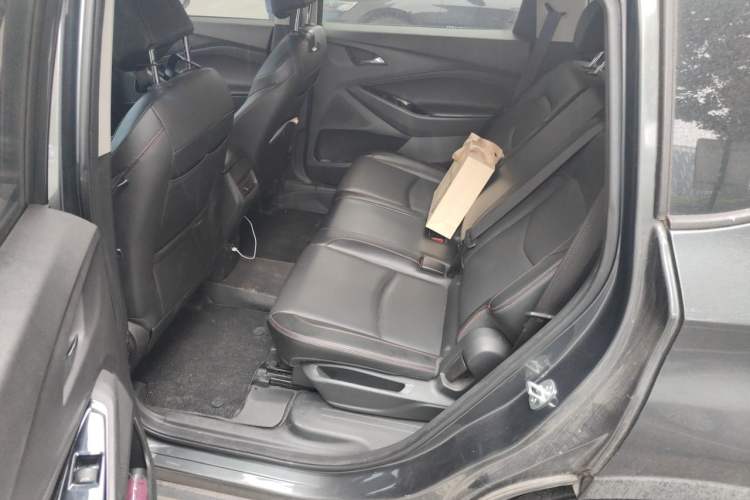 Used Chevrolet Orlando 2019 Redline 530T Automatic Enjoyment Version (5+2 Seating) China VI Left Rear Seat