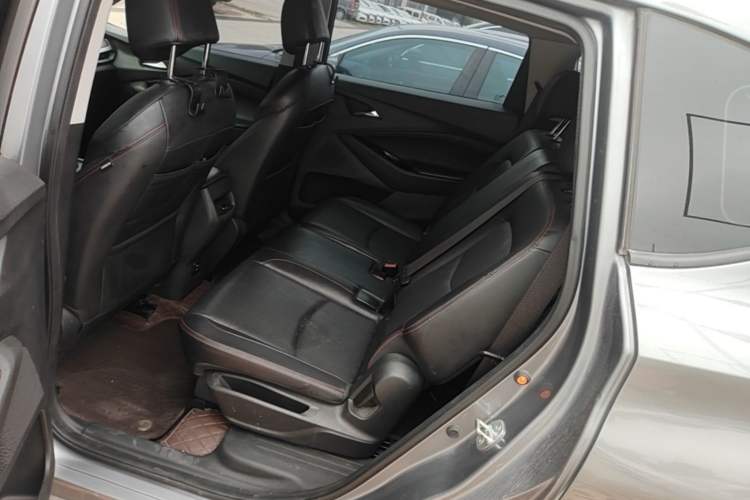 Used Chevrolet Orlando 2019 Redline 530T Automatic Enjoyment Version (5+2 Seating) China VI Left Rear Seat