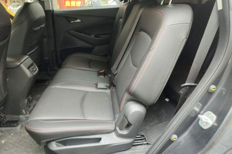Used Chevrolet Orlando 2019 Redline 530T Automatic Enjoyment Version (5+2 Seating) China VI Left Rear Seat