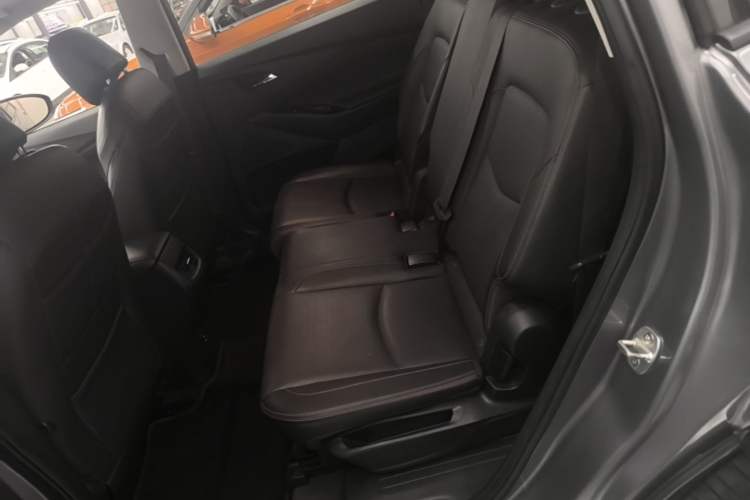 Used Chevrolet Orlando 2019 Redline 530T Automatic Enjoyment Version (5+2 Seating) China VI Left Rear Seat