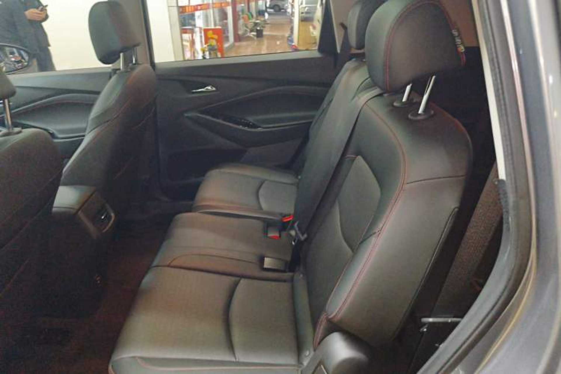 Used Chevrolet Orlando 2019 Redline 530T Automatic Enjoyment Version (5+2 Seating) China VI Left Rear Seat