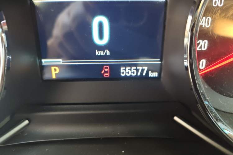 Used Chevrolet Orlando 2019 Redline 530T Automatic Enjoyment Version (5+2 Seating) China VI Odometer Close Up