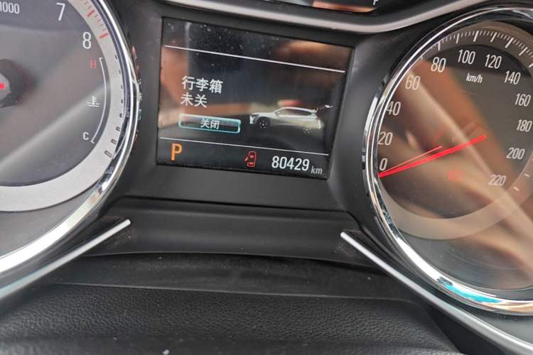 Used Chevrolet Orlando 2019 530T Automatic Luxury Edition (5-seat model) China VI Odometer Close Up